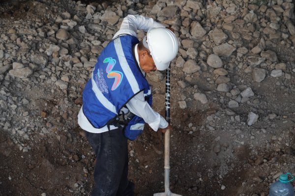 Continúa Municipio con trabajos de remediación de puente vehicular en Riberas de Sacramento