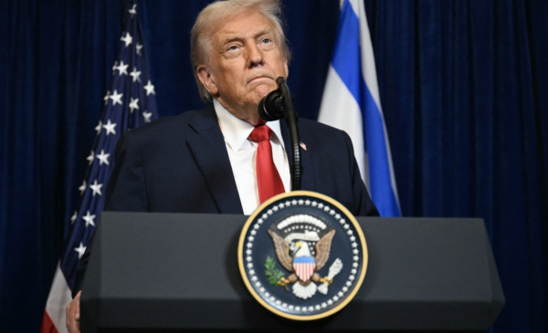 Trump amenaza a Irán y exige el desarme de Hamás