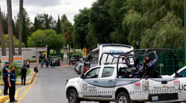 Incendian dos camionetas de Adán Silva Valeriano, ex presidente municipal de Puebla