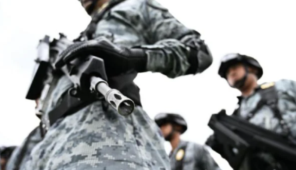 Organizaciones piden a legisladores frenar reformas; advierten espionaje y militarización