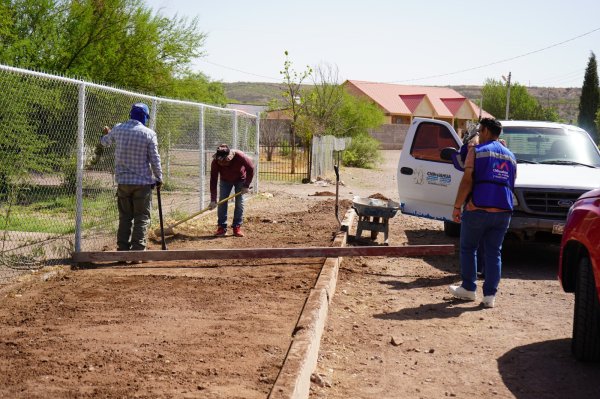 Construye y rehabilita Gobierno Municipal banquetas del seccional de Guadalupe