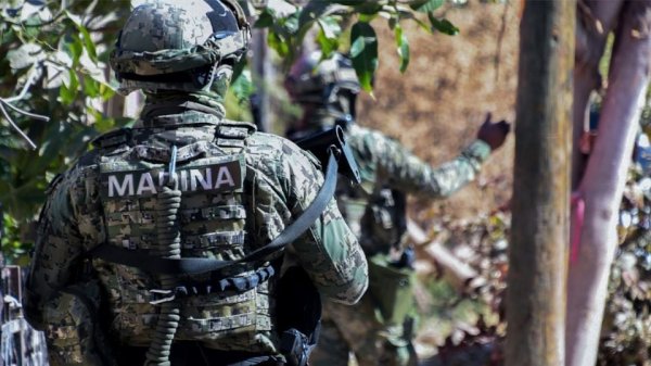 Se reportan más de ocho horas de enfrentamientos entre La Mayiza y la Marina en Cosalá, Sinaloa