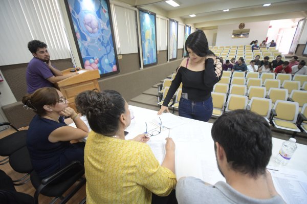Realiza la Facultad de Odontología de la UACH sorteo de plazas de Servicio Social
