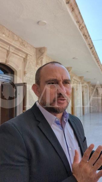 Sin distraernos declaraciones de la senadora; no conoce el manejo de la salud pública en el país, ni en el estado: Gil Baeza a Andrea Chávez