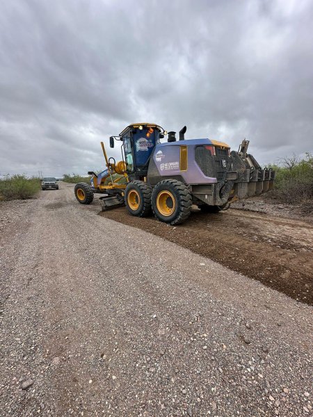 Continúa Municipio la rehabilitación de caminos rurales en Estación Díaz y San Leonardo
