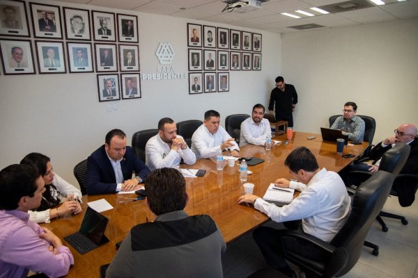 Empresarios y fracciones parlamentarias del Congreso de Chihuahua analizan propuesta de reforma electoral local