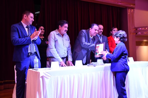 Premia SEyD a ganadoras y ganadores del Concurso “Don Quijote nos invita a Leer”