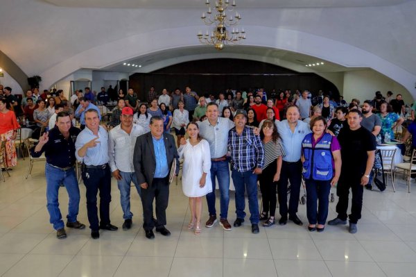 Atiende alcalde Bonilla y directores necesidades de las colonias en el “Jueves entre vecinos”