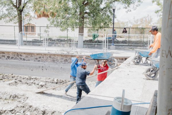 Municipio refuerza limpieza y mantenimiento del Parque Infantil para ofrecer un espacio más limpio y ordenado