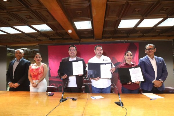Firman convenio de colaboración Municipio y la Canaco
