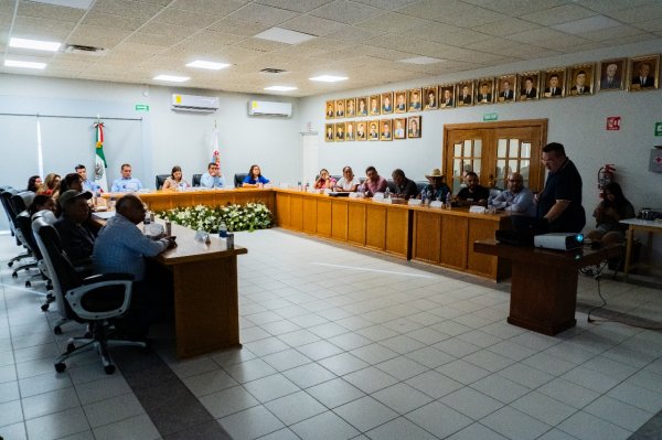 Comparecen directores de Gobierno Municipal ante H. Ayuntamiento de Meoqui