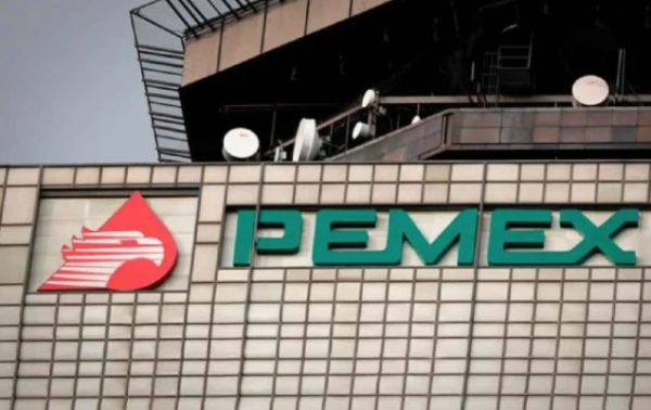 Refinación y nuevo Poder Judicial hacen insostenible a Pemex: Moody’s