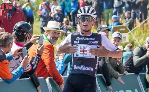 ¡El ‘Torito’ vuelve a ganar! El mexicano Isaac del Toro conquista la cuarta etapa y asume el liderato de la Vuelta a Austria