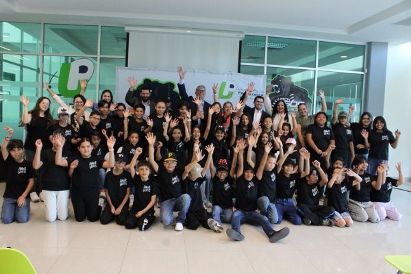 Firma Universidad Politécnica Chihuahua convenio con Asociación Civil “Amor Gratis”