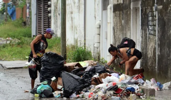 América Latina gasta tres veces más en deuda que en salud y educación