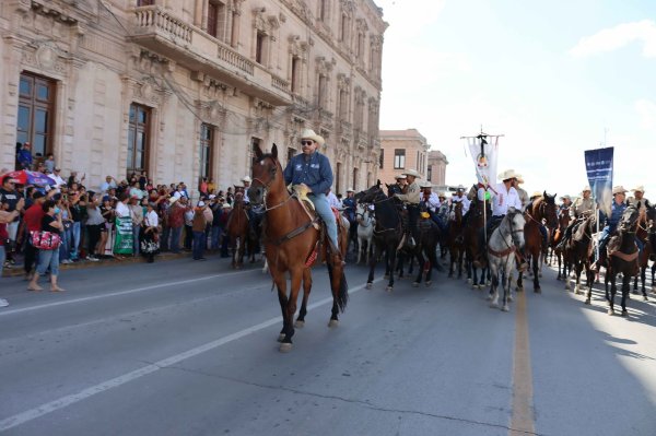 Llega la Gran Cabalgata Villista 2025 a Chihuahua capital