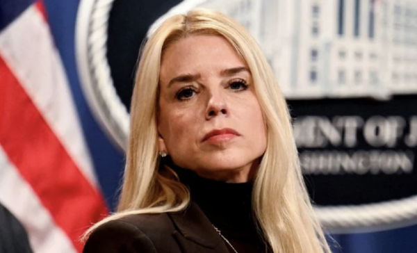Fiscal de EU despide a 20 funcionarios ligados a casos penales contra Trump