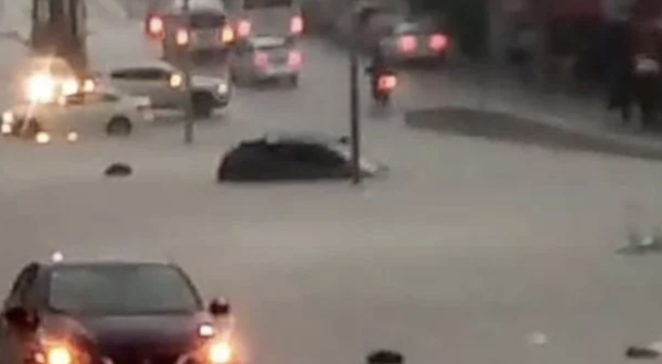 Lluvia en Puebla provoca inundaciones, caídas de bardas y árboles (Videos)