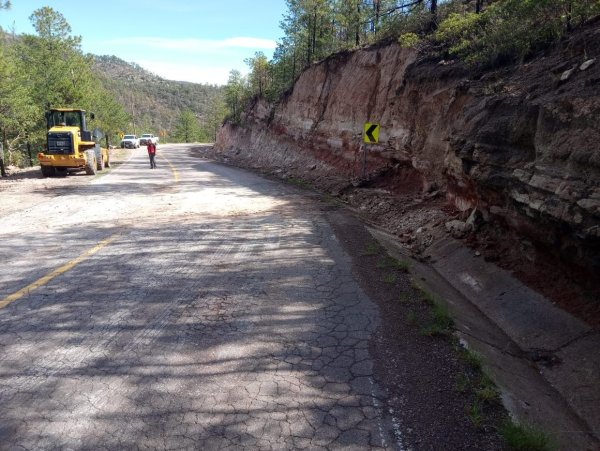 Restablece SCOP paso seguro en la Sierra Tarahumara tras derrumbes por lluvias