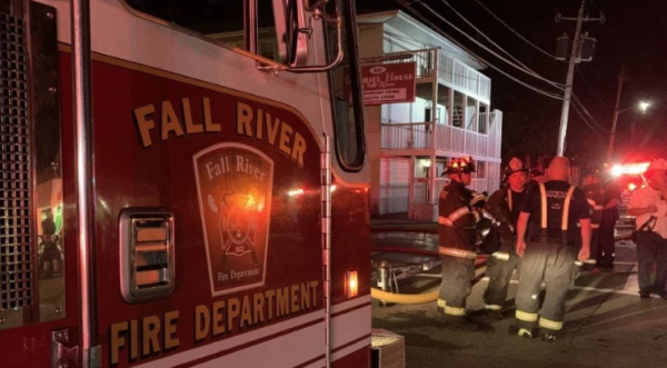 Incendio en un asilo en Massachusetts deja nueve muertos y al menos 30 heridos; 