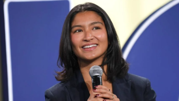 La influencer Deja Foxx busca convertirse en la mujer más joven en llegar al Congreso de EU de la mano de los demócratas