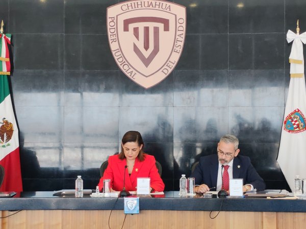 Realiza TSJE homenaje a magistrados y develación de foto de Myriam Hernández