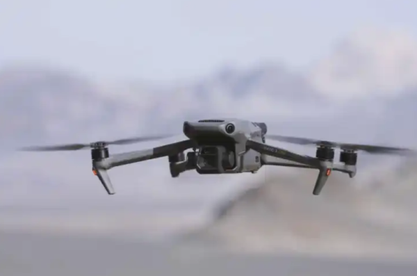 EU investiga importaciones de drones y paneles solares para aplicar posibles aranceles