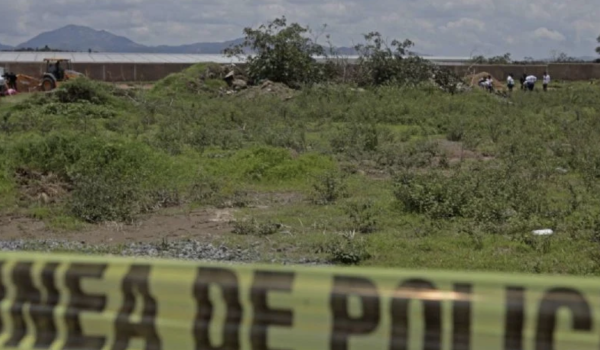 Hallan en un barranco los cuerpos de cuatro integrantes de una familia en Jalisco; hay tres detenidos