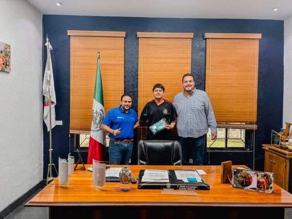 Apoya y respalda alcalde Jorge Aldana a joven camarguense seleccionado nacional de fútbol