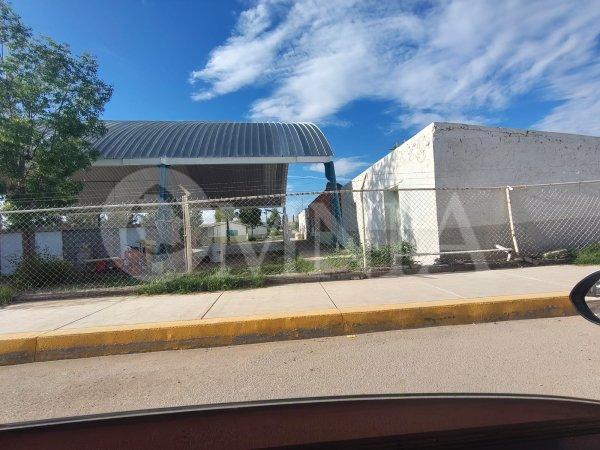 A pesar de denuncias por maltrato, maestra sigue impartiendo clases en escuela primaria