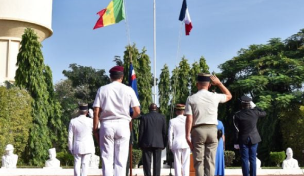 Francia pone fin a su presencia militar en Senegal, que data de la independencia del país en 1960
