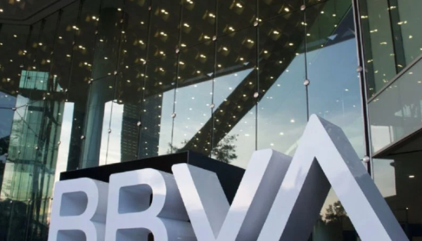Se reportan fallas en la aplicación móvil de BBVA; usuarios no pueden ingresar ni realizar transferencias