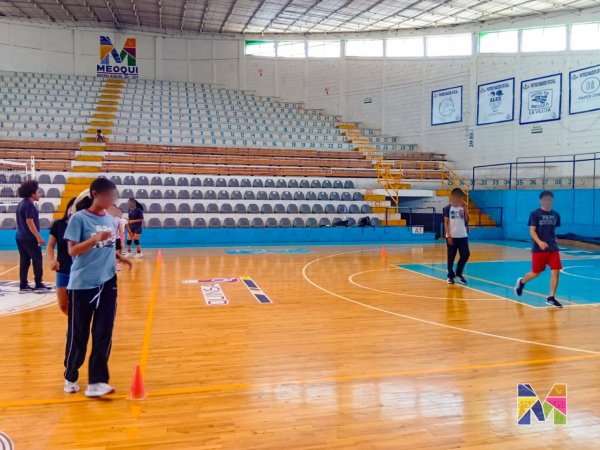 Arranca Gobierno Municipal de Meoqui cursos de verano deportivos en gimnasio y colonias