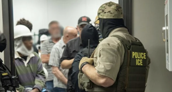 Departamento de Seguridad Interior de EU defiende arrestos en cortes de inmigración tras demanda