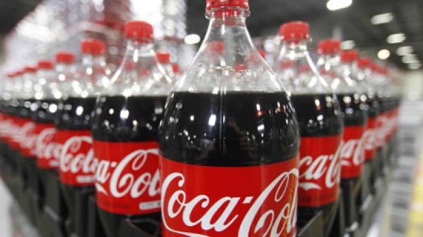 El paso de Coca-Cola al azúcar de caña sería caro y perjudicaría a agricultores de EU