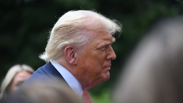 Encuesta en EU 'abofetea' el manejo del caso Epstein por la Administración Trump
