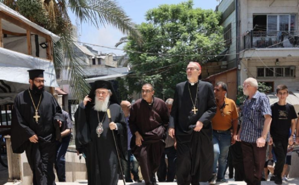 Líderes cristianos visitan Gaza en solidaridad con las víctimas del ataque a iglesia