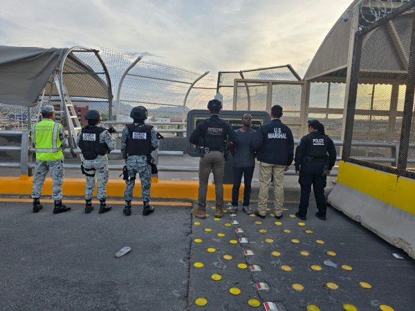Detiene SSPE a ciudadano estadounidense con orden de aprehensión por homicidio en EE. UU