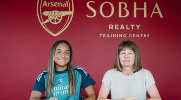Arsenal ficha a Olivia Smith, la jugadora más cara en la historia del futbol femenil