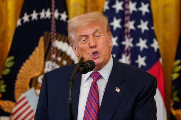 Trump presenta demanda por difamación a Dow Jones, News Corp, Rupert Murdoch y periodistas del WSJ