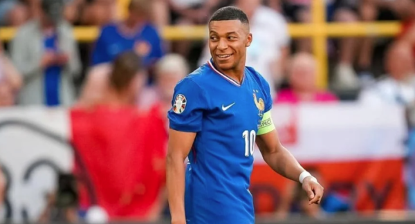 Autoridades de Francia investigan la donación de 209 mil dólares de Mbappé a cinco policías para descartar blanqueo de fraude fiscal