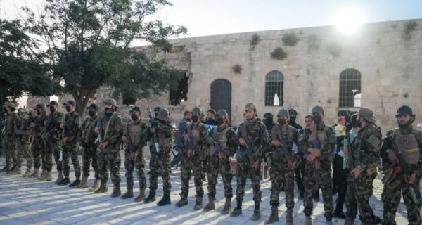 Siria pacta alto al fuego con Israel y regresa tropas al sur del país