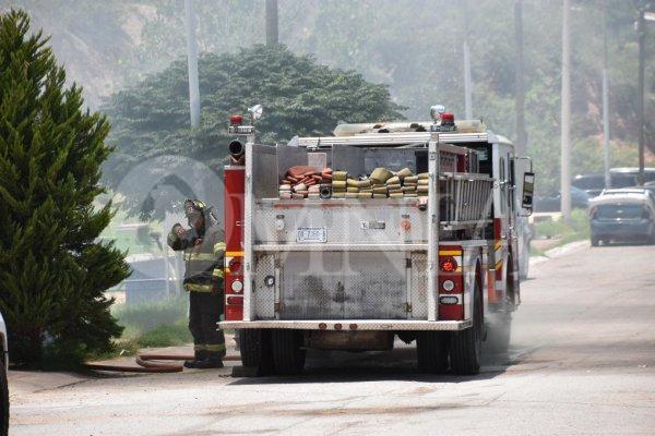 Consume fuego pacas de ropa en domicilio de la colonia Real de Minas