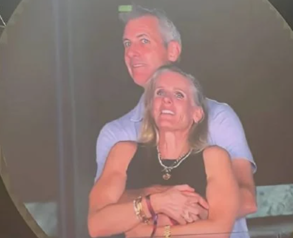 Renuncia el CEO de Astronomer tras video viral donde es exhibido en un concierto de Coldplay