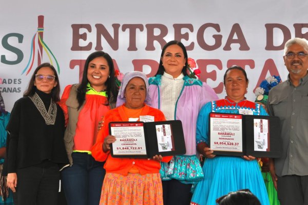 En el corazón de la Sierra Tarahumara de Chihuahua, entrega secretaria de Bienestar recursos del FAISPIAM a comunidades indígenas