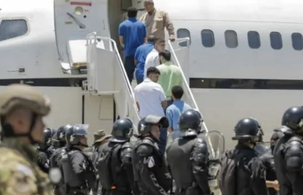 ¿Quiénes son los migrantes y presos liberados en el canje entre Trump y Maduro?