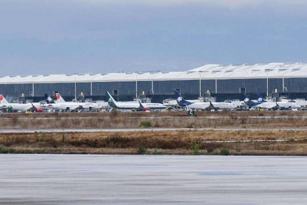 México defiende reducción de operaciones en el AICM y destaca resultados del AIFA tras acusaciones de EU
