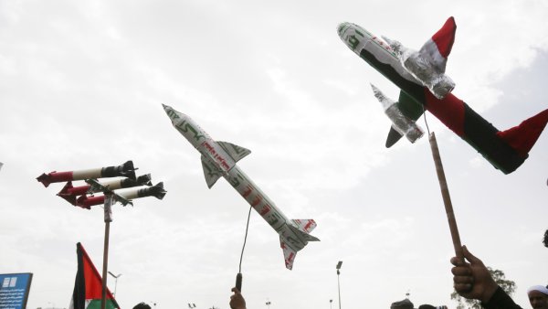 Hutíes atacan varios objetivos en Israel, incluido su principal aeropuerto
