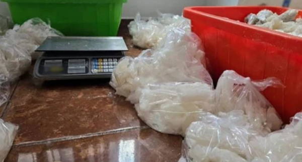 Decomisan 800 kilogramos de metanfetamina y un laboratorio clandestino en Morelia; hay dos detenidos