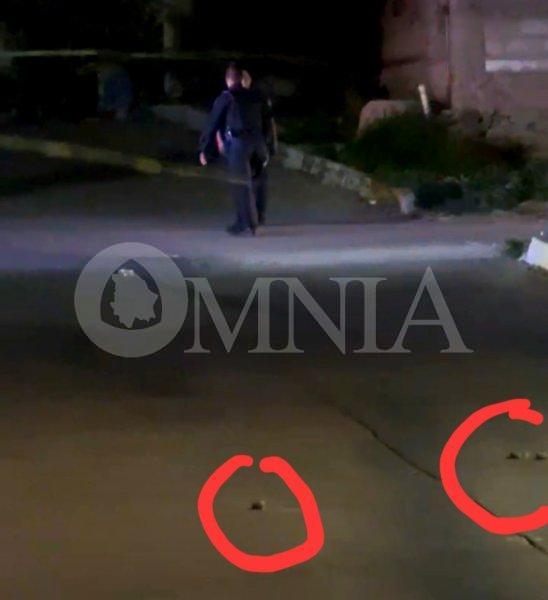 Granadazos y ráfagas frente a la comandancia sur; atacan vivienda con armas largas desde una pick-up negra